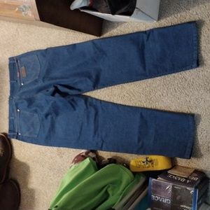 Wrangler Men's Pants 40x34 Cowboy boot cut legs 🦵